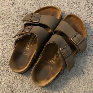 Used Mocha Size 7.5 Arizona Birkenstocks